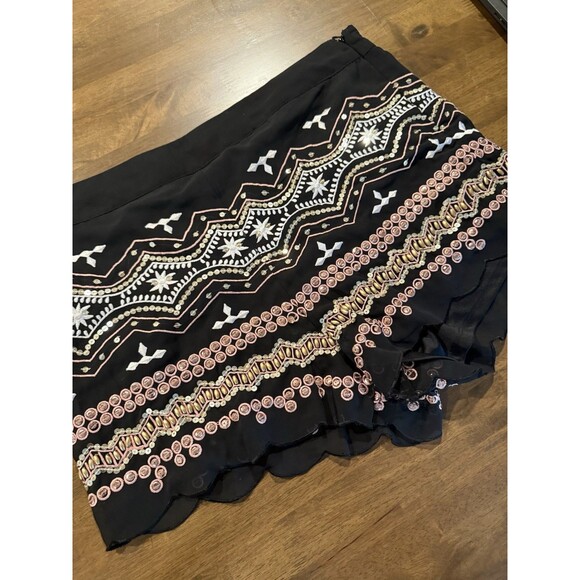 Black Sequin Stylish Side Zip Waist Shorts, Size L - Picture 1 of 8
